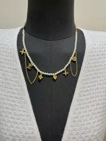 Louis Vuitton LV Gold Letters Old Flower Pearl Necklace-3721  