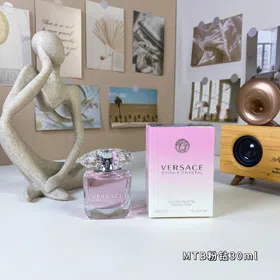 Versace Pink Diamond Eau de Parfum-3515